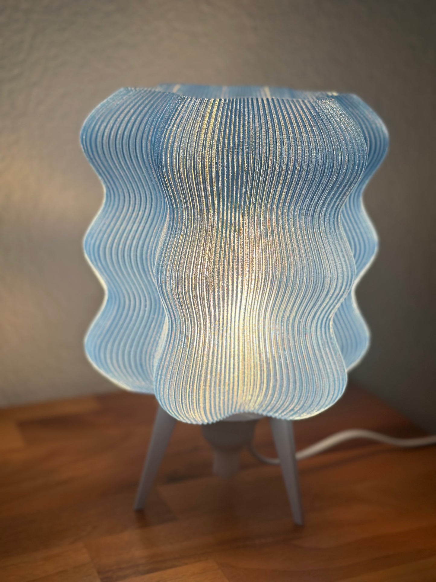 Ripple Glow – Modern 3D Printed Sculptural Lamp ✨